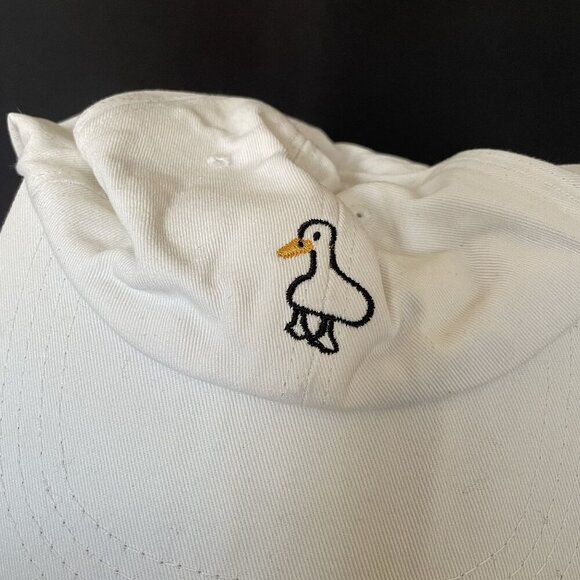 White Adjustable Cotton Baseball Cap With Embroidered Duck Design one size - Picture 6 of 6